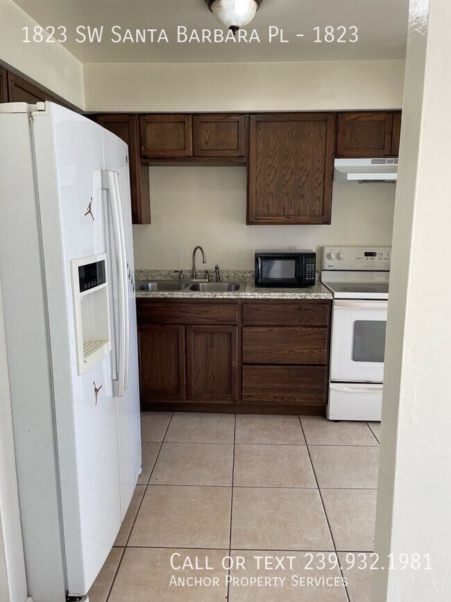 Building Photo - 1823 SW Santa Barbara Pl