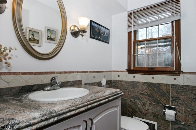 Building Photo - 619 Osio Ln