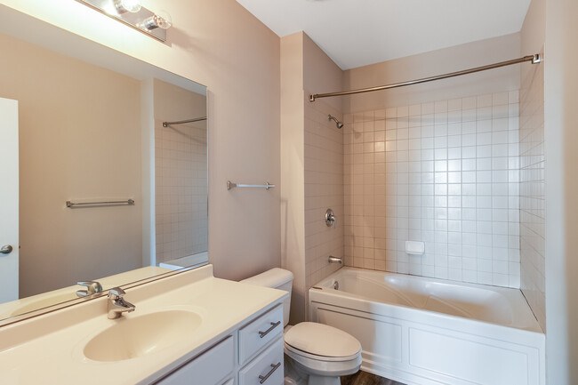 Master Bath_1 - 100 W 5th St