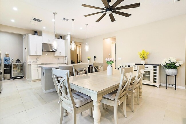 Building Photo - 545 Ranch Oak Cir