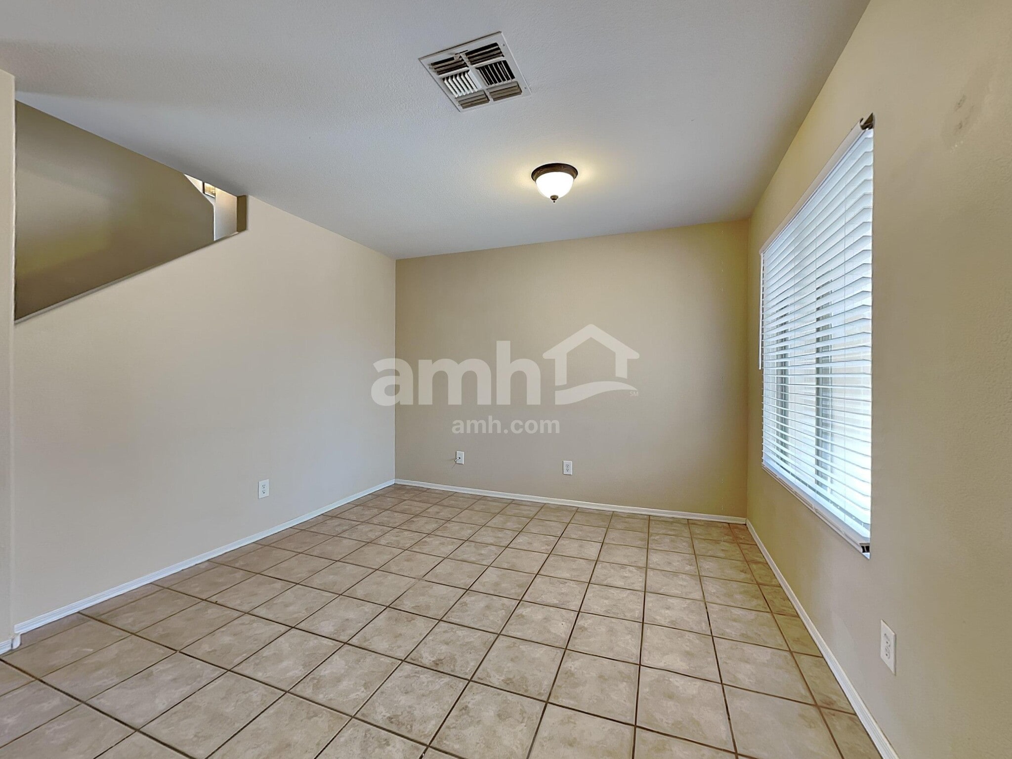 Building Photo - 1102 E Renegade Trl