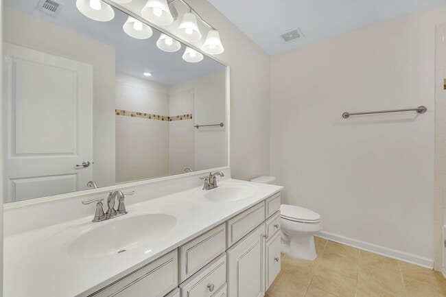 Building Photo - Rental Home available in the Falls Grove Community!