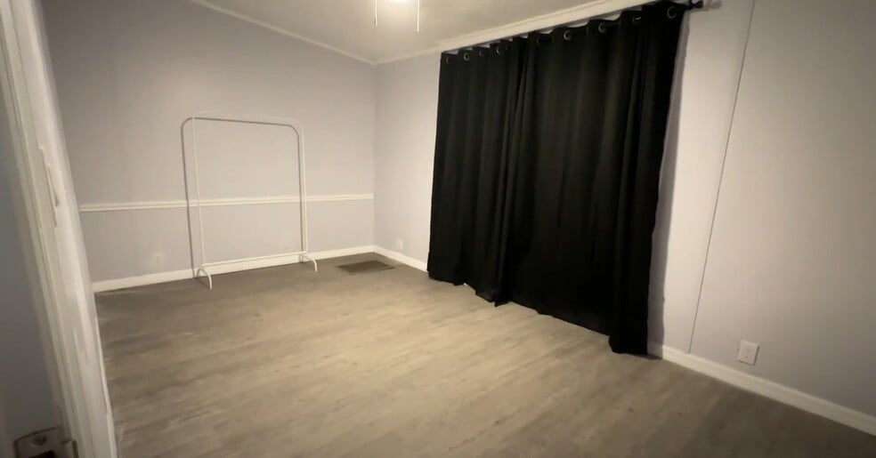 Building Photo - 2185 Shady Acres Dr