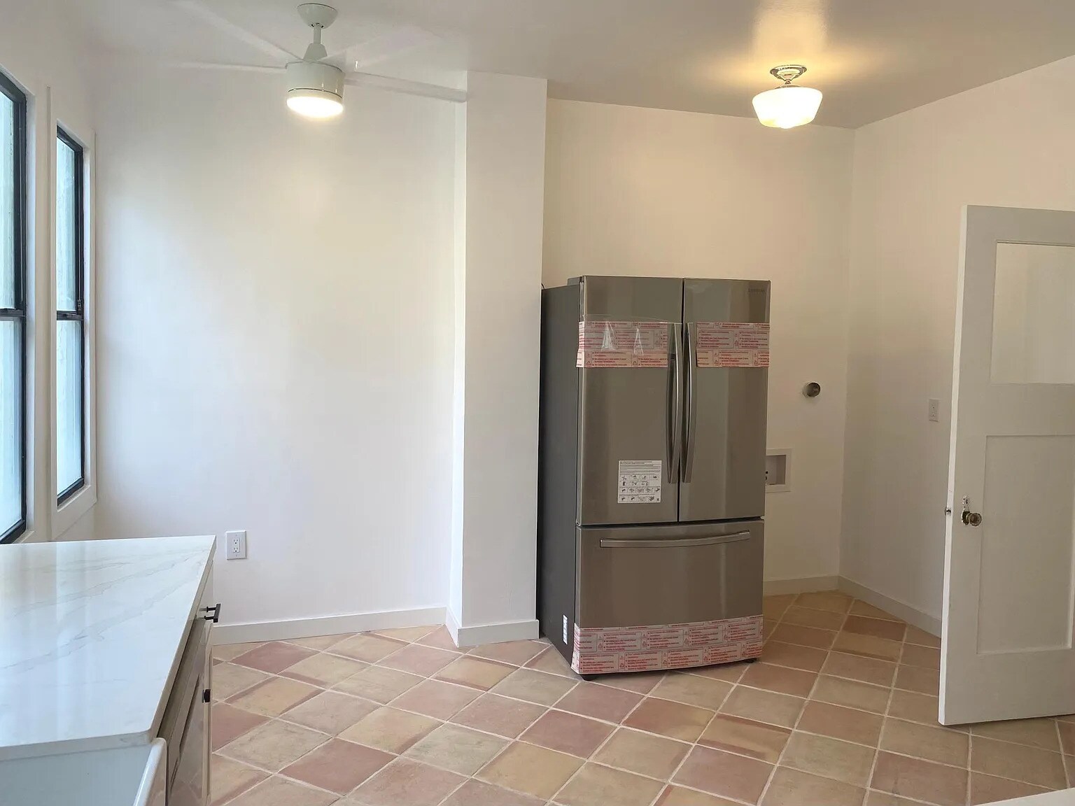 High-end appliances (including washer+dryer) - 2807 Hillcrest Dr
