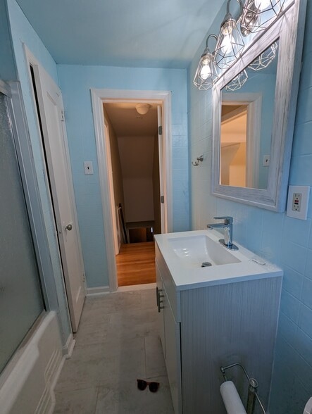 Building Photo - 1117 Logan Ave