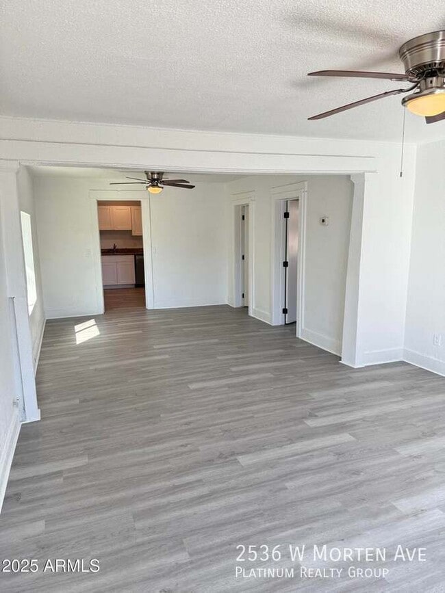 Building Photo - 2536 W Morten Ave