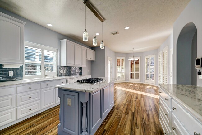 Building Photo - 20523 Riverside Pines Dr