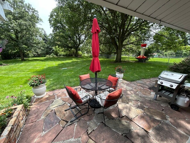 Building Photo - 4545 Manchester Dr