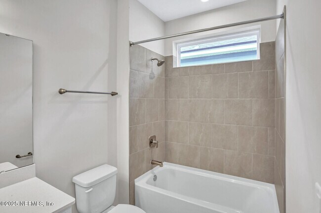 Building Photo - 101 Silkgrass Pl