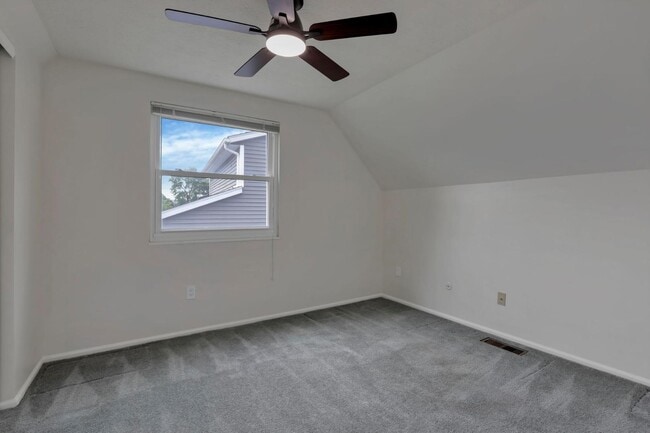 Building Photo - 1488 Red Leaf Ln