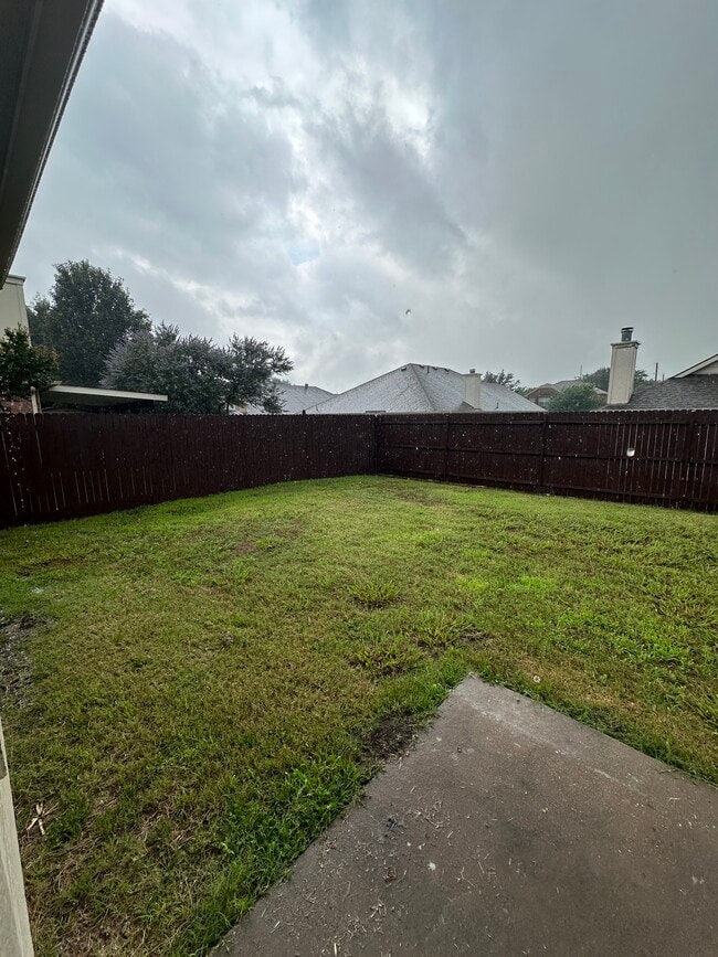 Building Photo - 109 Fallen Rock Dr