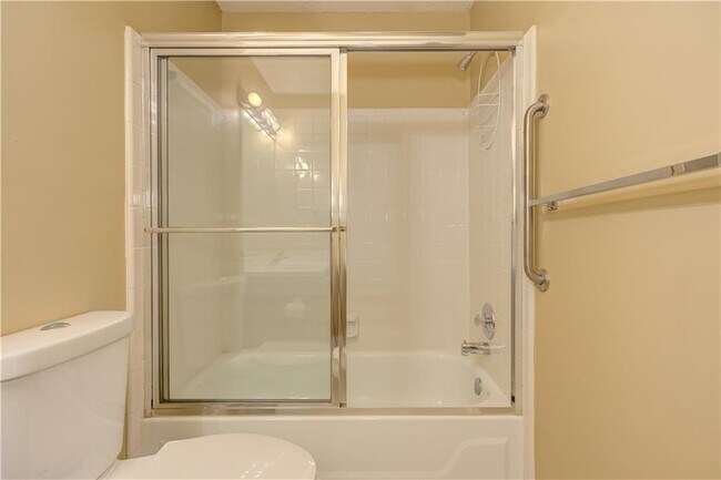Building Photo - 60 Heartwood Dr NE