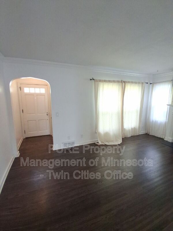 Building Photo - 2632 Toledo Ave S