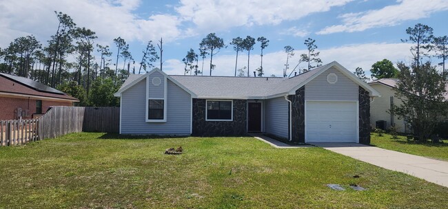 Building Photo - Price Drop! Great 3 Bedroom Home! 25% off ...