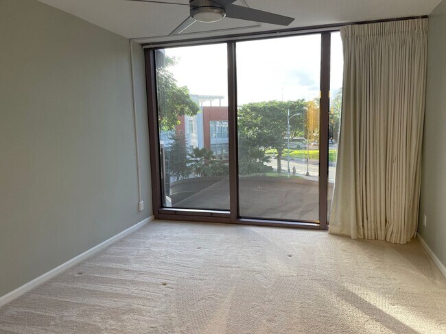 Building Photo - Kakaako 1/1/1 in "One Waterfront"