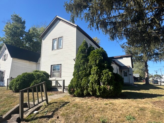 Primary Photo - 1303 S Main St