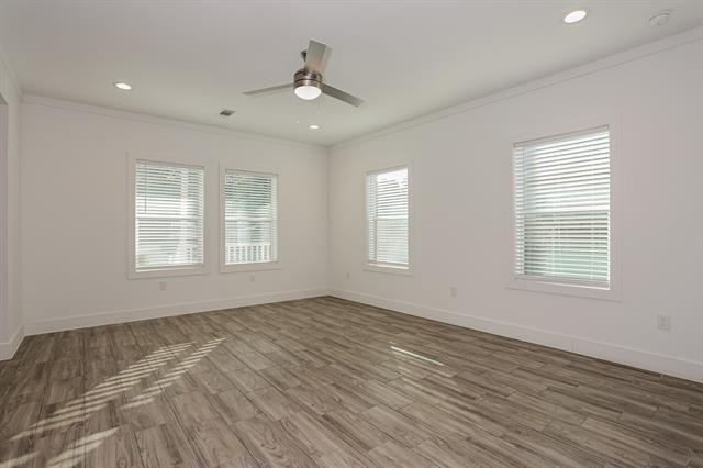 Building Photo - 4330 Fernwood Ave