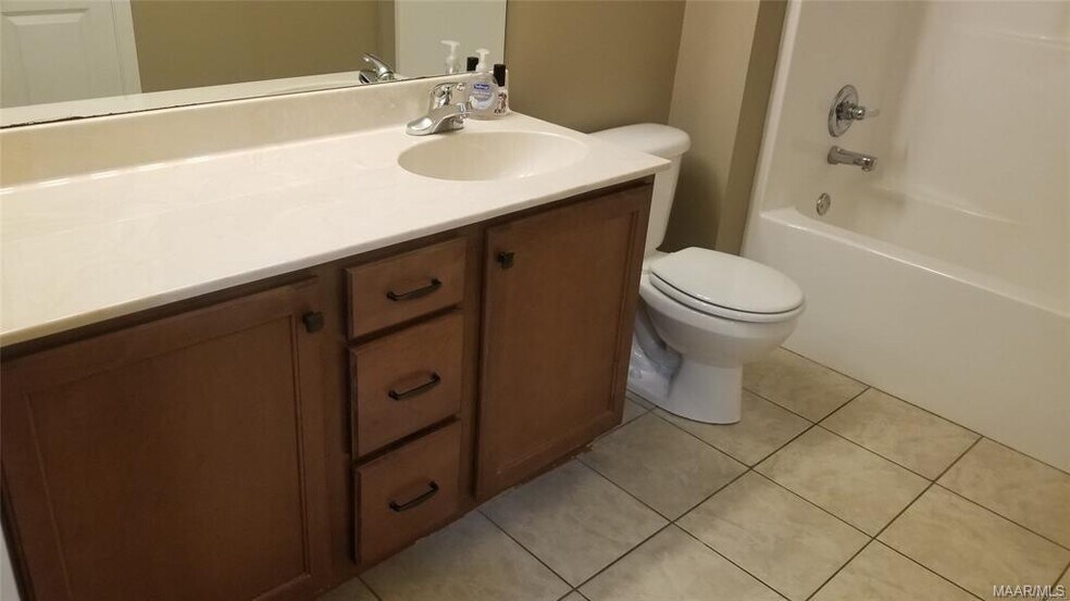 Building Photo - 9001 Saw Tooth Loop