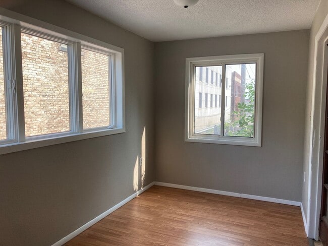 Building Photo - 618 N 56th Ave W