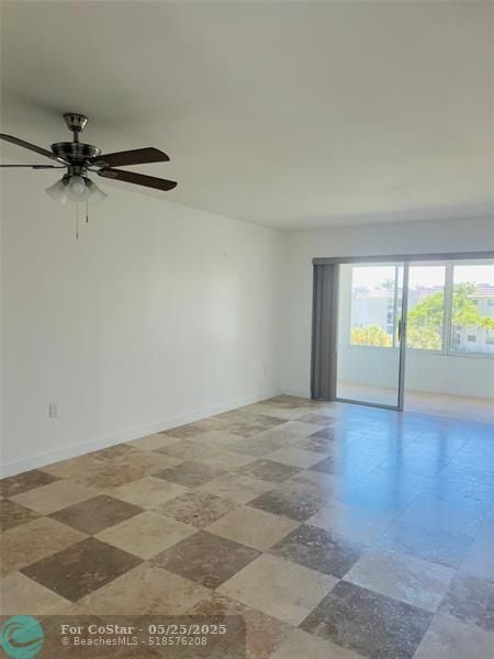 Building Photo - 8220 Sunrise Lakes Blvd