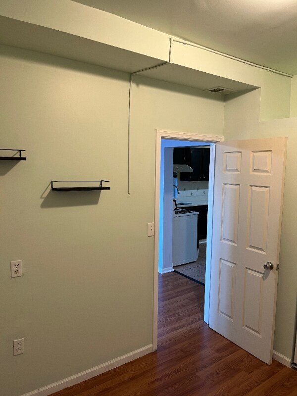 Building Photo - 1639 W 38th Pl