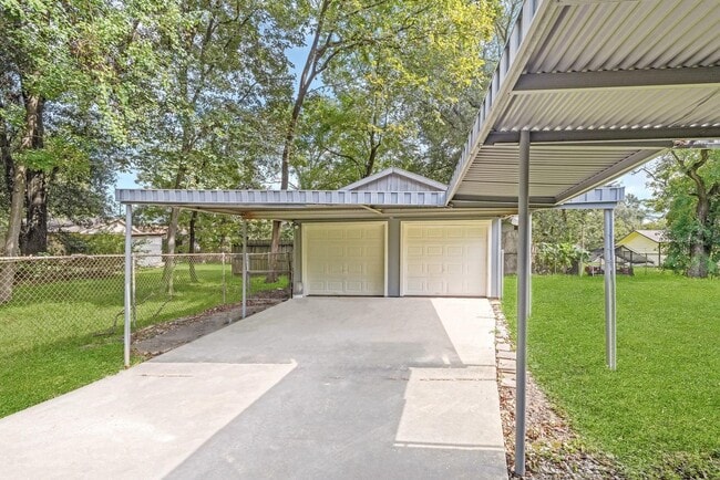 Building Photo - 8710 Bertwood St