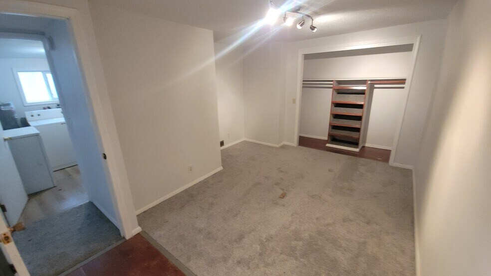 Building Photo - 1033a Bullard St