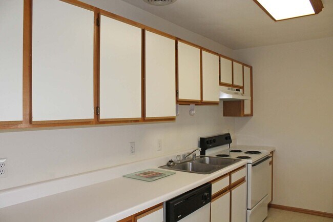 Building Photo - 3422 Midvale Dr