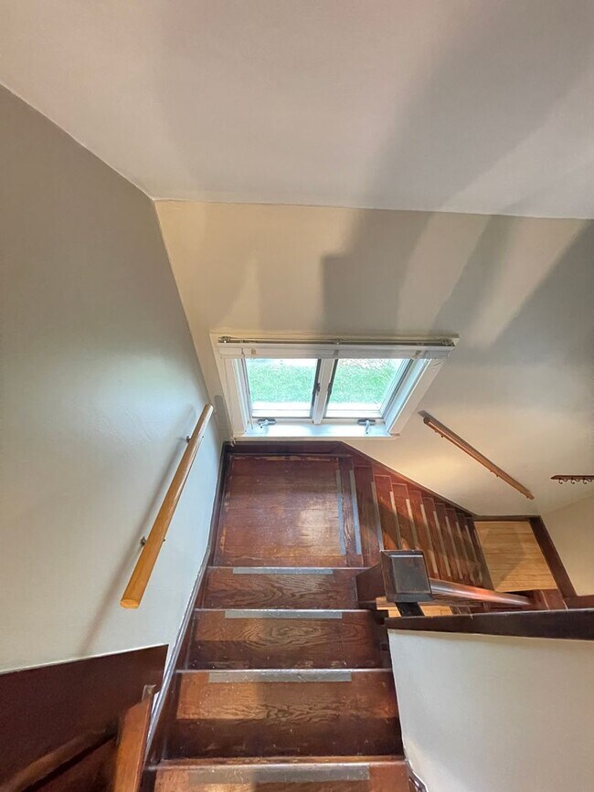 Building Photo - AVAILABLE NOW - 2 Bedroom, 1 Bath Brand ne...