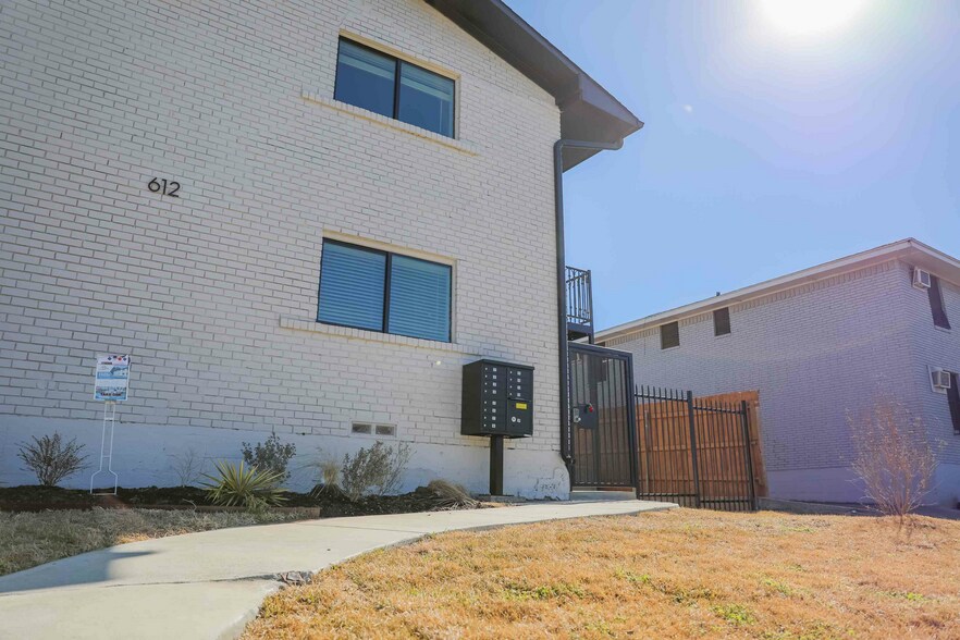 Building Photo - Irving at Bishop Ridge