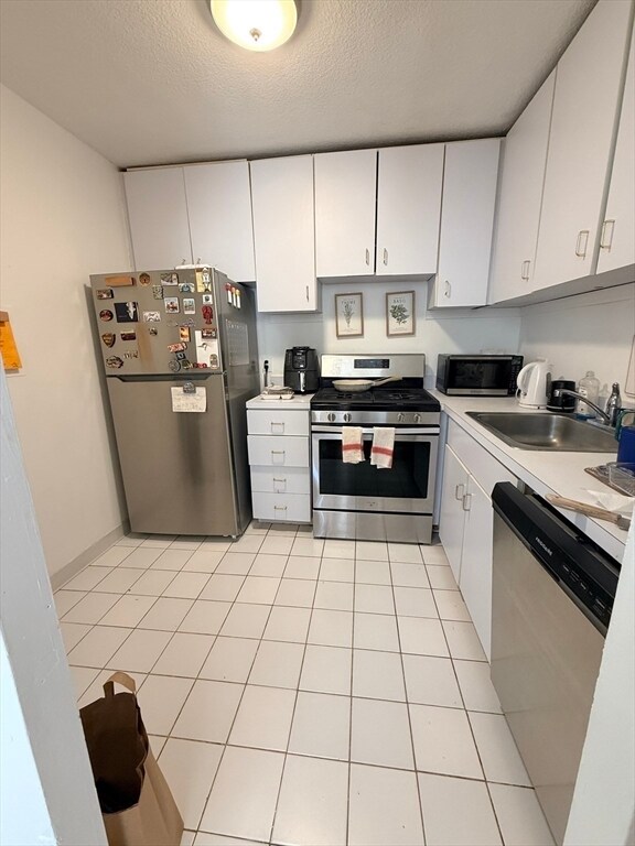 Building Photo - 77 Pond Ave