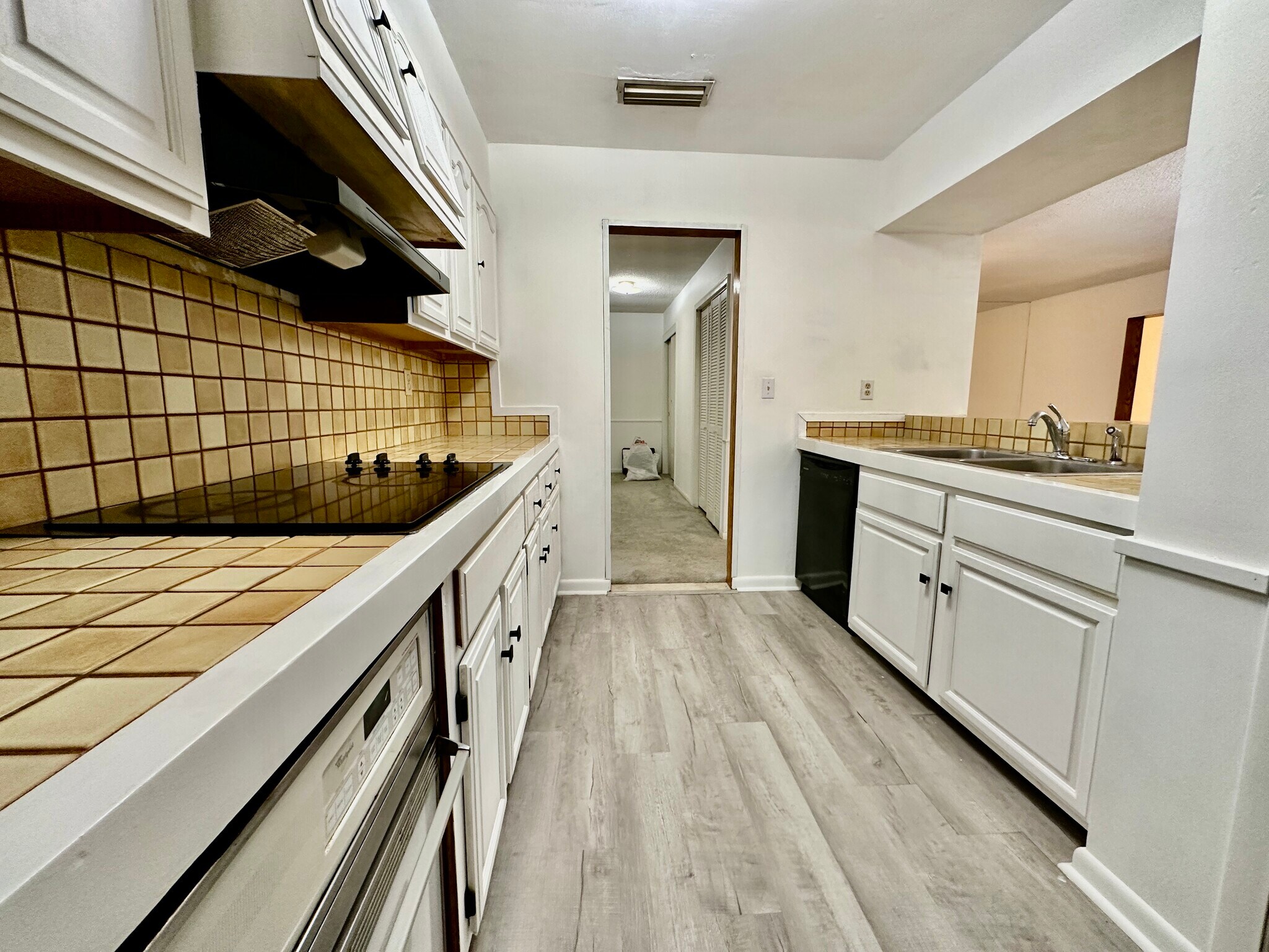 Building Photo - 2816 SW 14th Dr