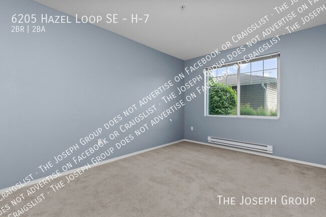 Building Photo - 6205 Hazel Loop SE