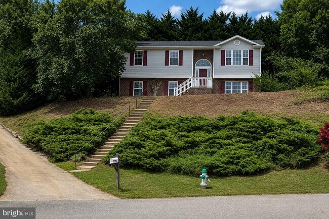 Building Photo - 1183 River Bend Ct