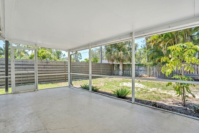 Building Photo - RARELY AVAILABLE!  3BED/2BATH POOL HOME FOR RENT-SARASOTA, FL $2995.00
