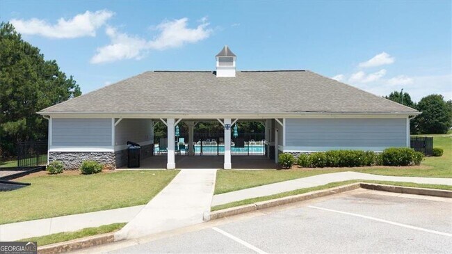Building Photo - 218 Lookout Dr