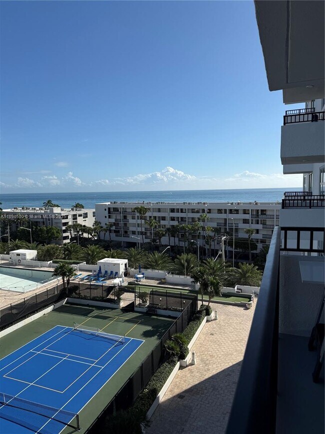 Building Photo - 525 N Ocean Blvd