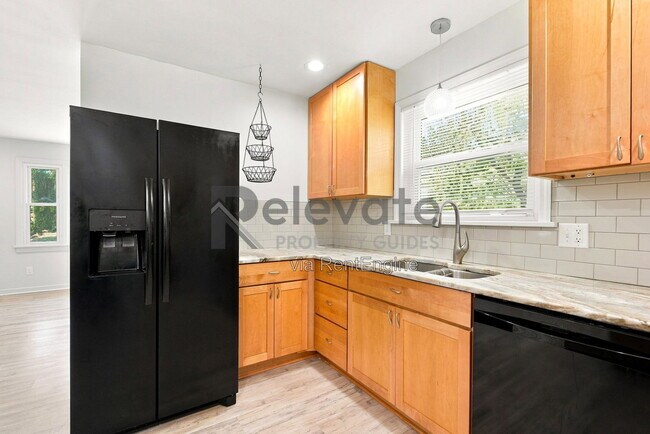 Building Photo - 2212 Drummond Dr