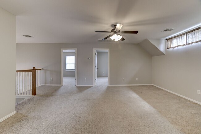 Building Photo - 5 Bed | 2.5 Baths | Broken Arrow
