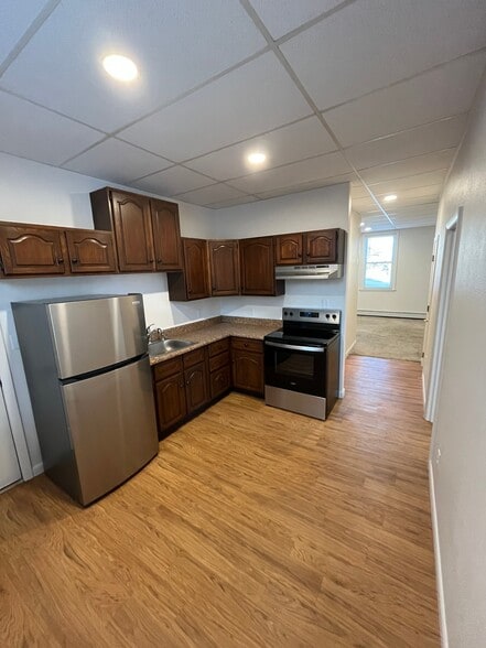 Building Photo - 66 Weld St