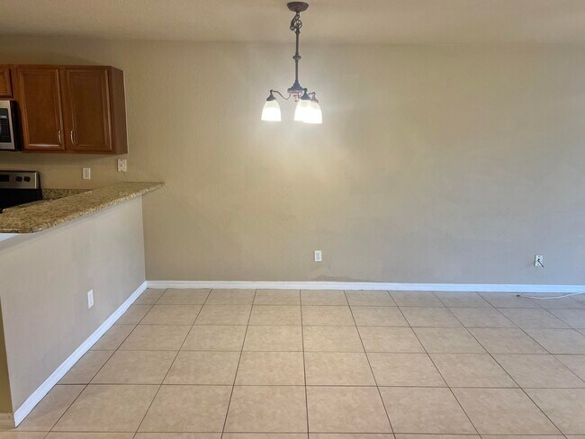Building Photo - 2552 Marshfield Ct