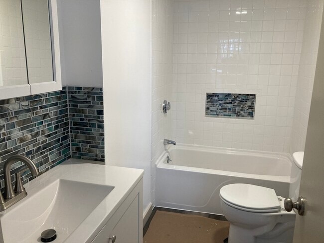 Building Photo - 32 W Main St