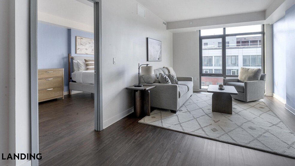 Building Photo - 350 Maple Dr SW