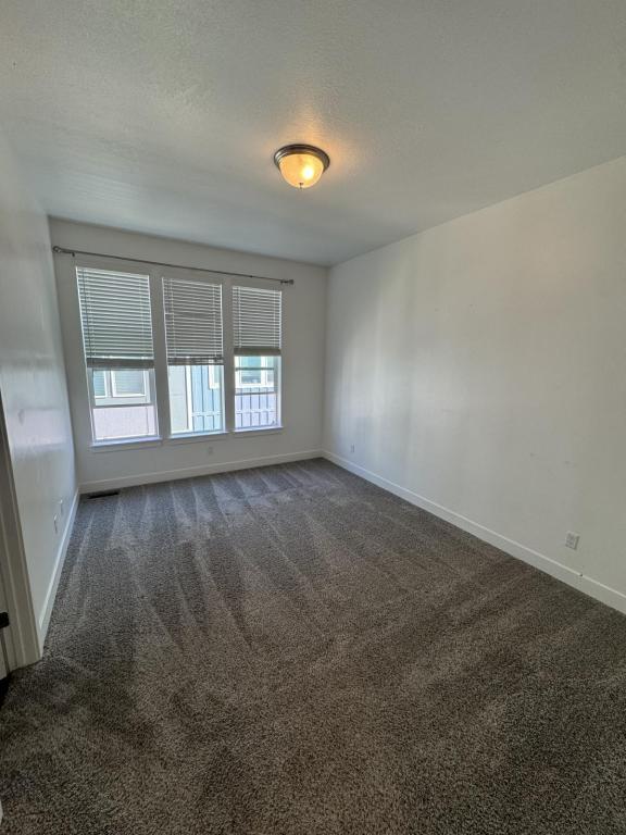 Building Photo - 270 E 1825 N