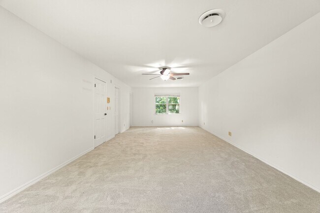 Building Photo - 2825 Inwood Ln