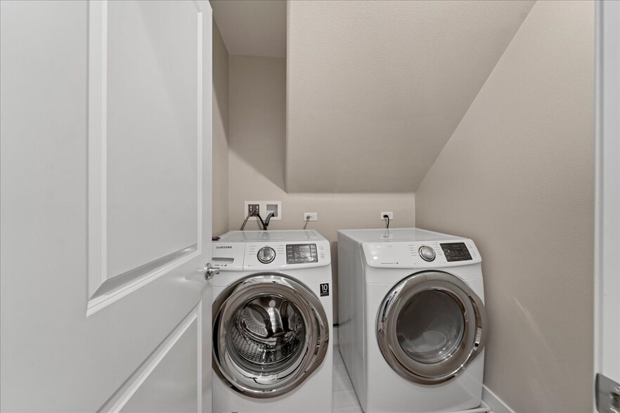 Building Photo - 4358 St Cloud Way