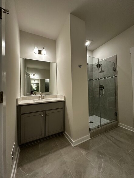 Bathroom #1 w/ double-vanity - 3446 Carlton St