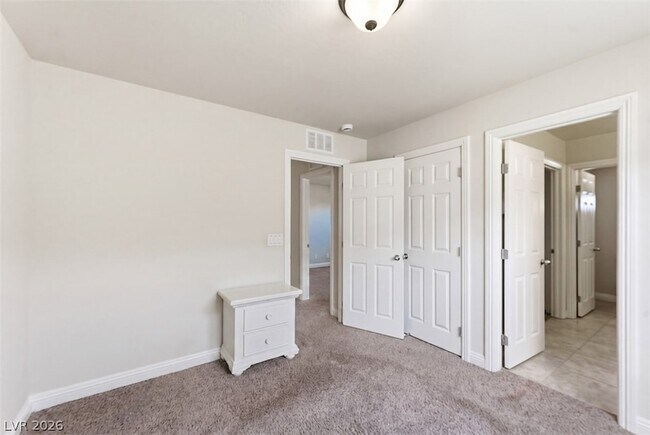 Building Photo - 32 Lily Grove Rd
