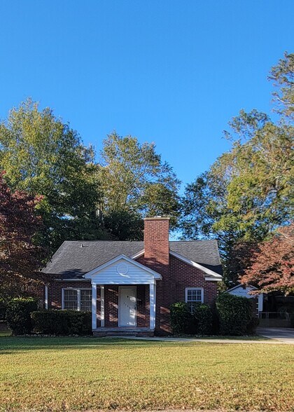 Building Photo - 1106 Highside St
