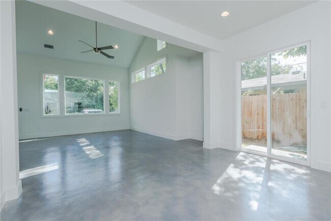 Building Photo - 1403 Arcadia Ave